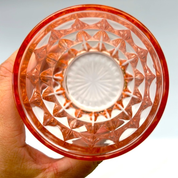 Vintage pair of  diamond cut “JEANETTE GLASS” pink depression glass tumblers… - Picture 3 of 7